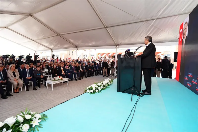 Dikili Bayburt'lu Hasan Şentürk Mesleki ve Teknik Anadolu Lisesinin açılışı gerçekleştirildi