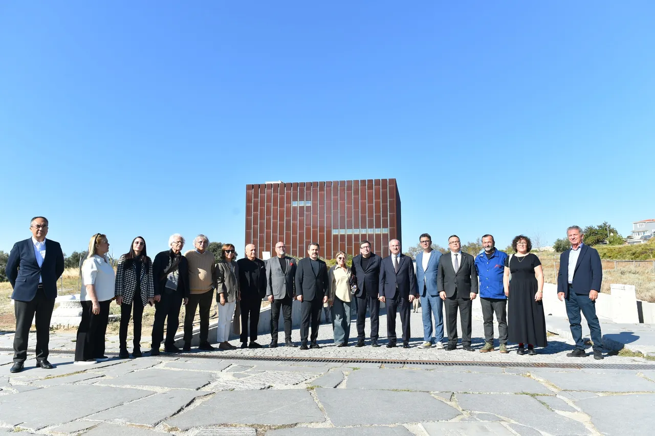 10. Çanakkale Bienali'nin açılışı gerçekleştirildi