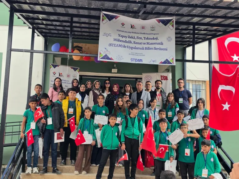 Fırat Üniversitesi Köy Okulundaki öğrencileri bilim ve teknolojiyle buluşturdu
