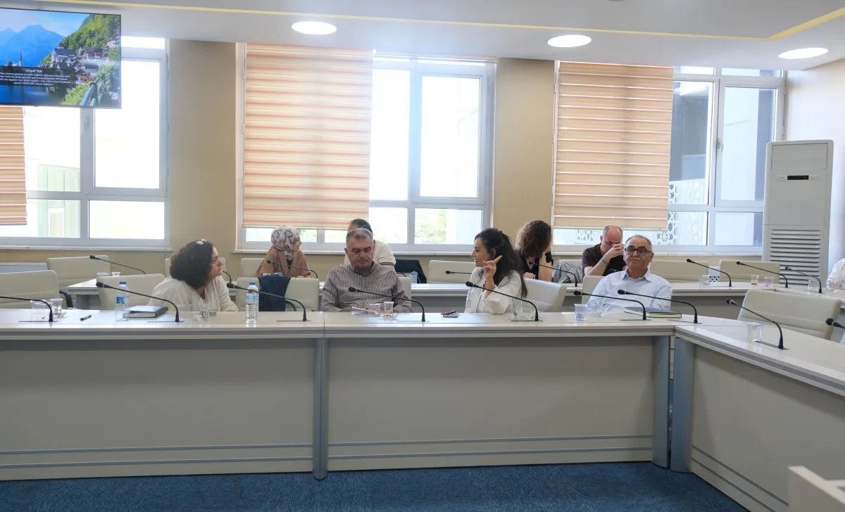 ÇOMÜ’de MEDEK değerlendirme ölçütlerine yönelik bilgilendirme toplantısı