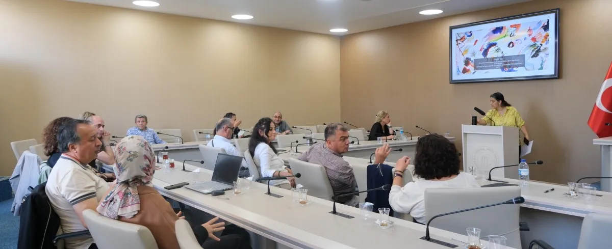 ÇOMÜ’de MEDEK değerlendirme ölçütlerine yönelik bilgilendirme toplantısı
