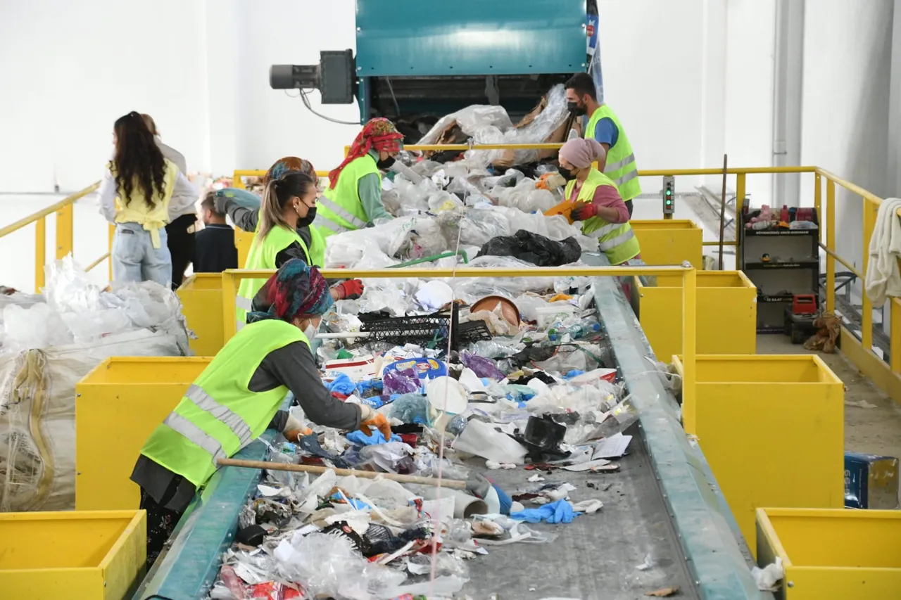 Aksaray Belediyesi Toplama ayırma tesisinde 7 bin 500 ton atık ekonomiye kazandırıldı