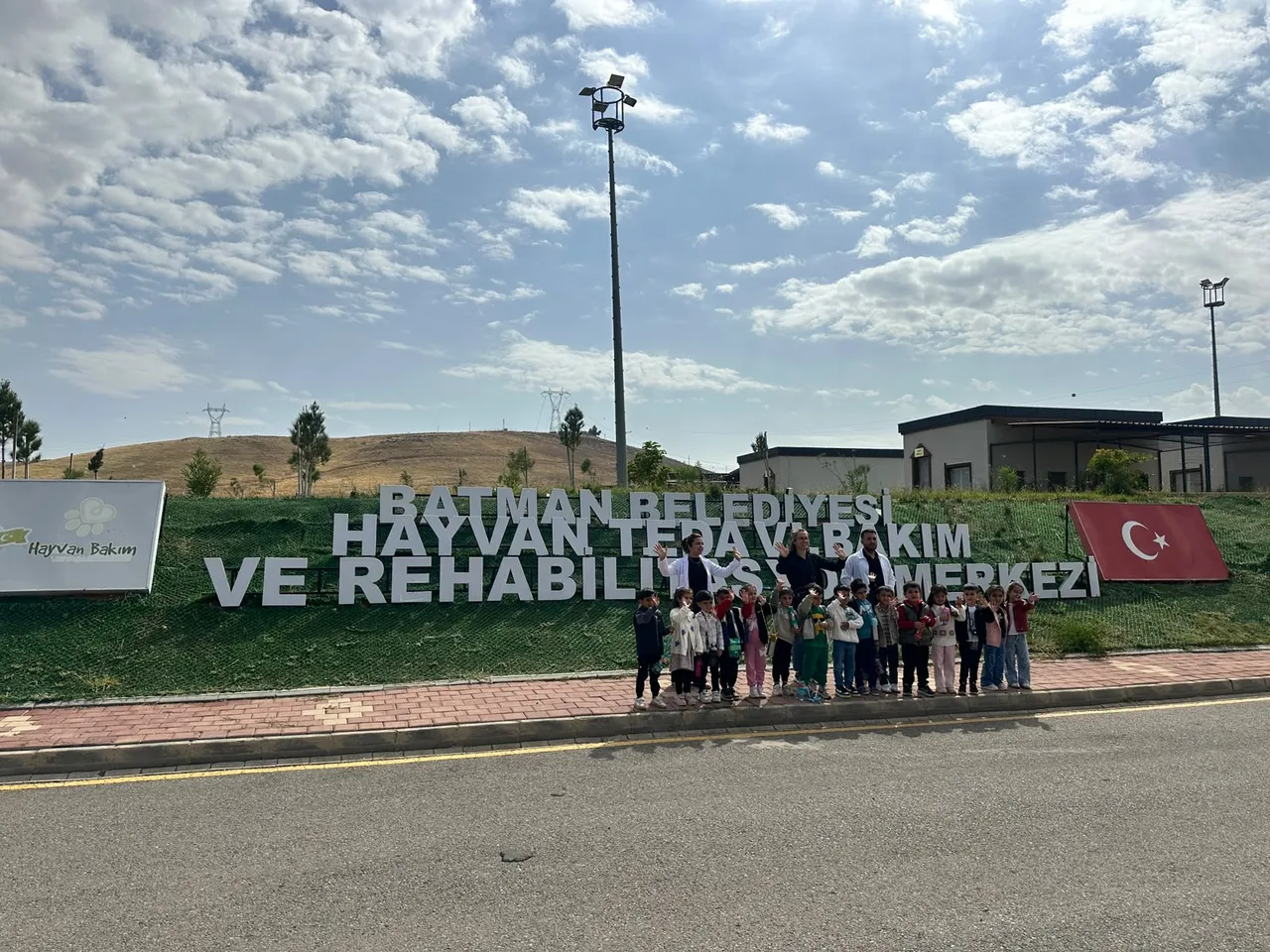 Minik öğrencilerden can dostlara ziyaret