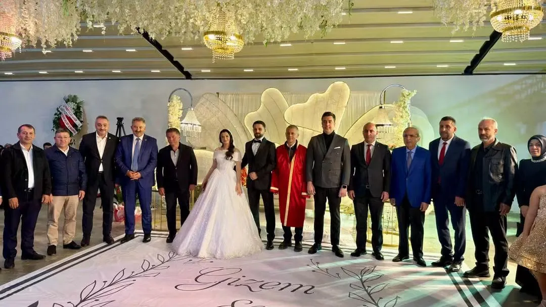 Kabataş Kaymakamı Ali can uludağ, genç çiftin mutluluğuna ortak oldu