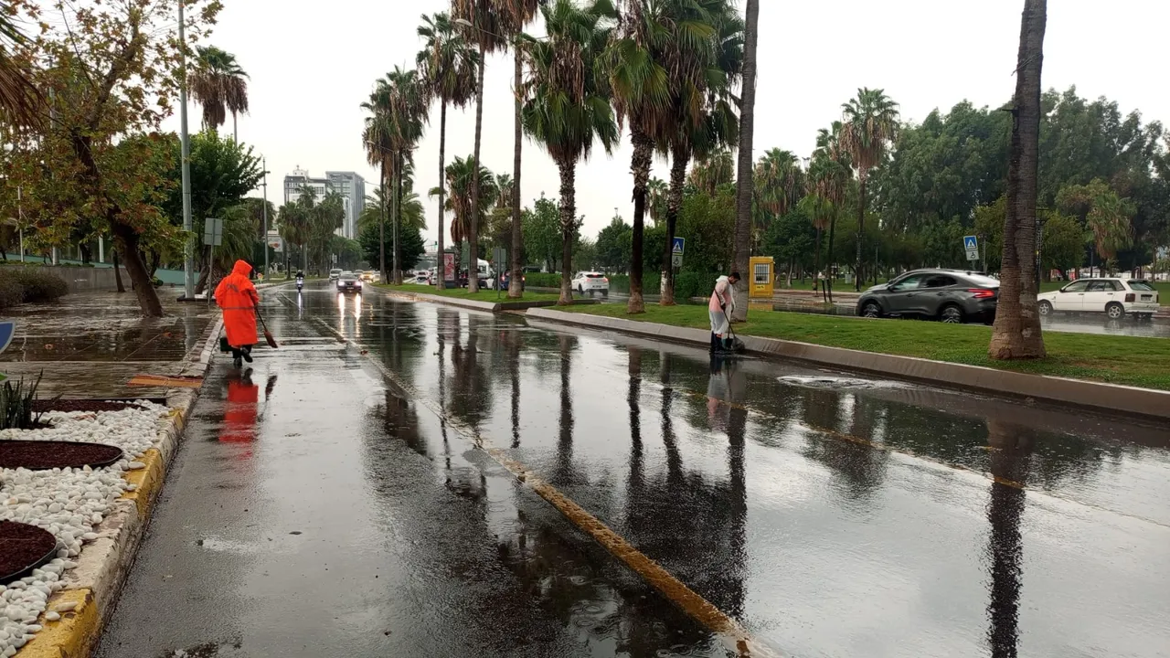 Mersin’de sağanak yağış uyarısı: Büyükşehir ve Meski teyakkuzda
