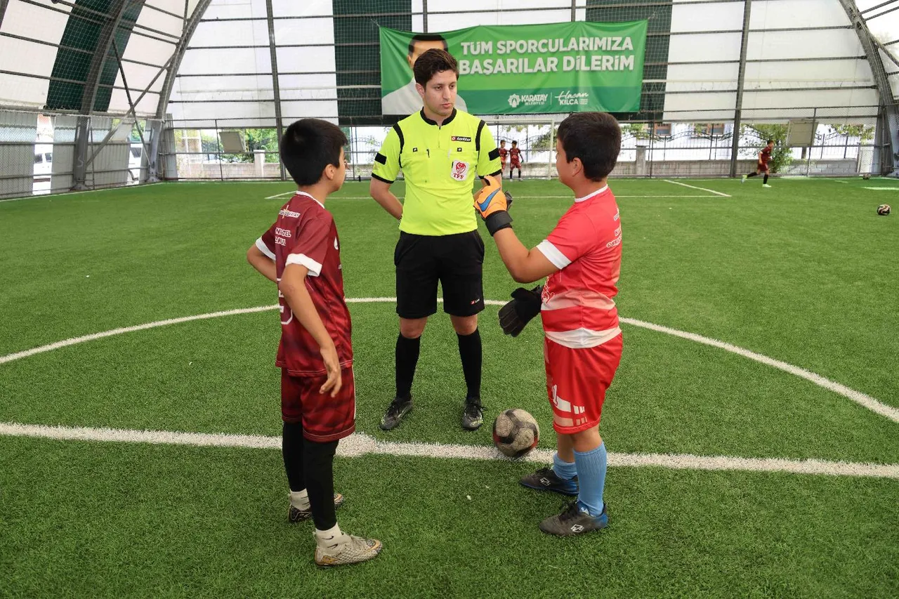 Karatay’da Geleneksel İlkokullar arası dostluk ve kardeşlik Futbol Turnuvası başladı