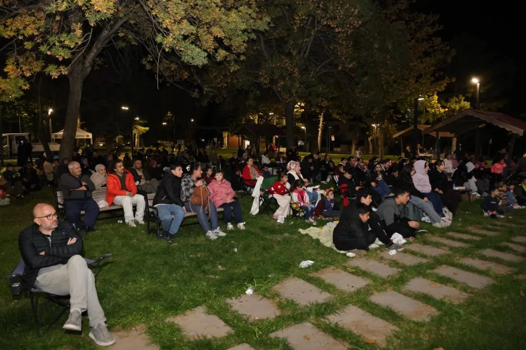 Maltepe Parkı’nda Açık Hava Sineması keyfi yaşandı
