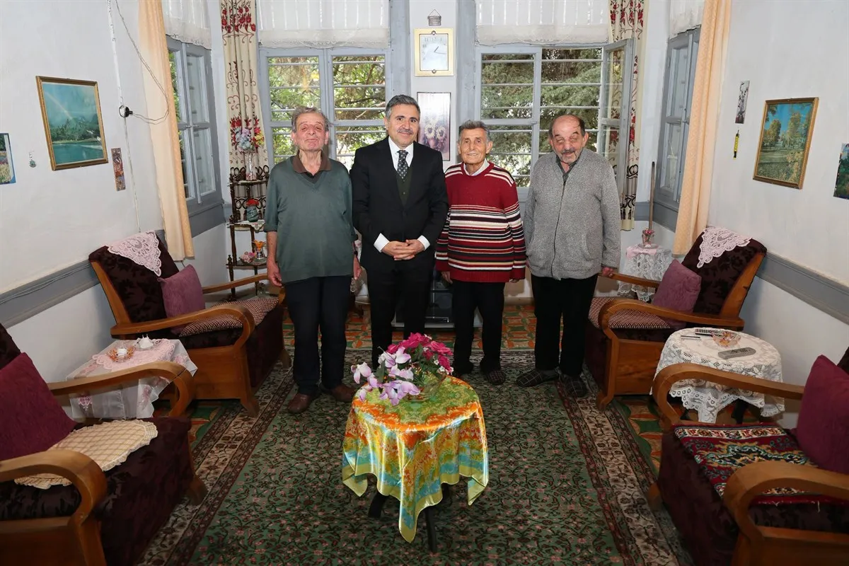 Gümüşhane Valisi Cevdet Atay’dan Kıbrıs gaziye ziyaret