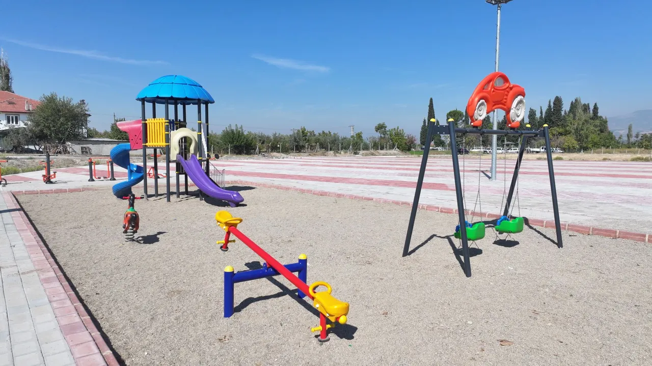 Pamukkale’de parklar ve sahalar yenileniyor: 823 kilometrekarelik alanda dev seferberlik