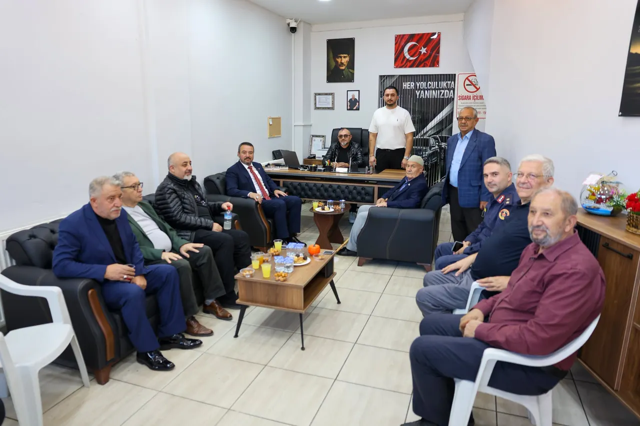 Sandıklı Belediye Başkanı Öztaş, Ramazan Aydoğan tarafından Sandıklı'ya kazandırılan RA Rent A Car işletmesinin açılış törenine katıldı