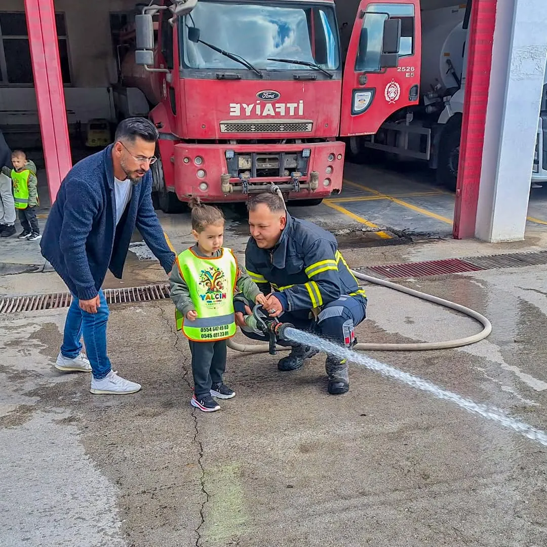 Minikler itfaiyecilerle buluştu