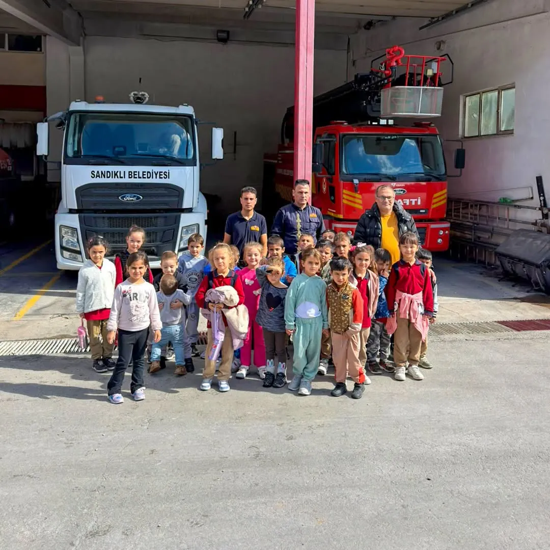 Minikler itfaiyecilerle buluştu