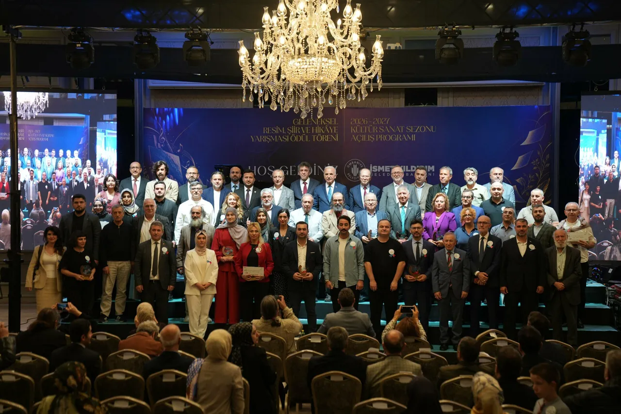 Ümraniye Belediyesi 2026-2027 Kültür ve sanat sezonu ödül töreniyle açıldı