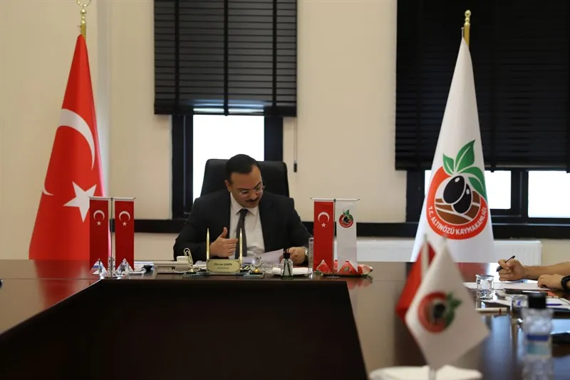 Deprem konutlarında süreç ve hedefler değerlendirildi