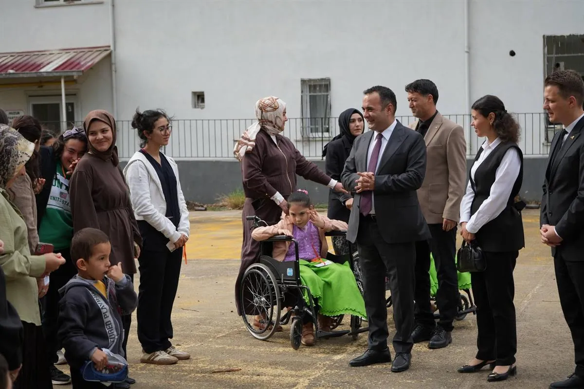 Bahçe Kaymakamı Çelik, düzenlenen fidan dikim etkinliğine katıldı