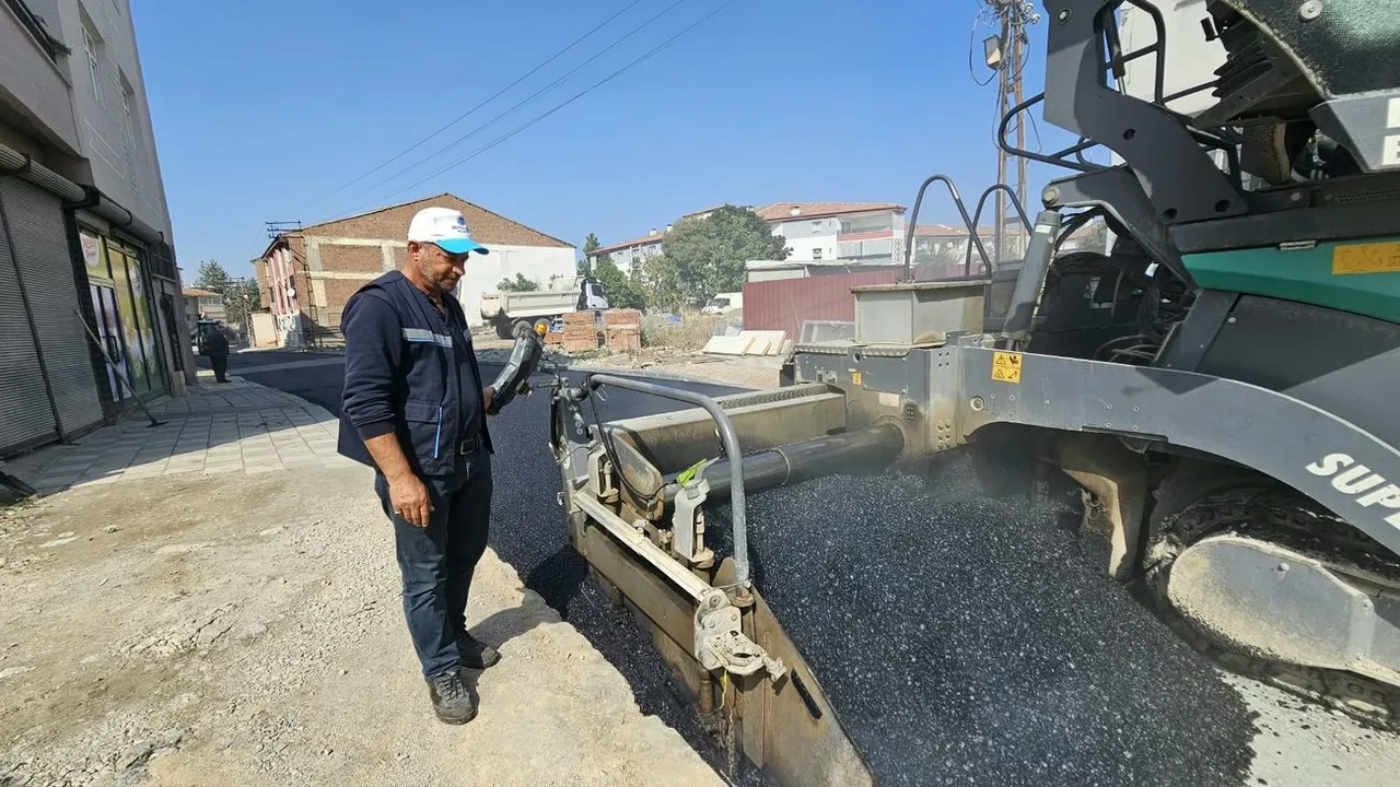 Battalgazi Belediyesi TOKİ konutlarının bağlantı yollarını asfaltladı