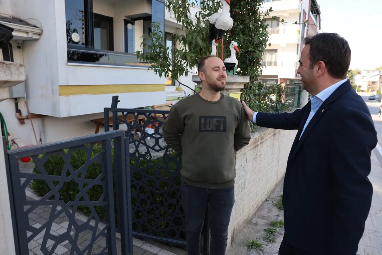 Başkan Özlü, Yeşilyurt Mahallesi?nde asfalt çalışmalarını inceledi