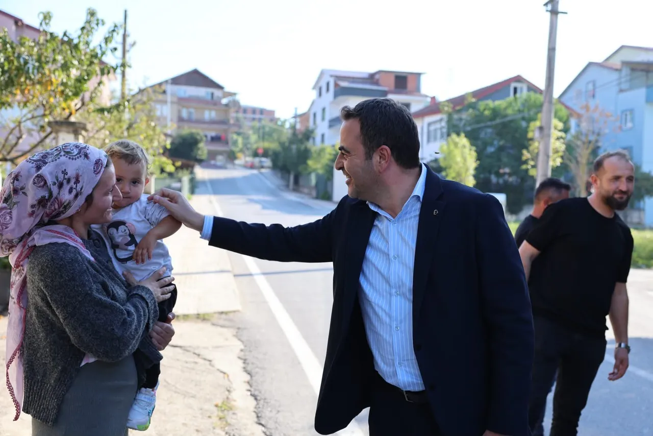 Başkan Özlü, Yeşilyurt Mahallesi?nde asfalt çalışmalarını inceledi
