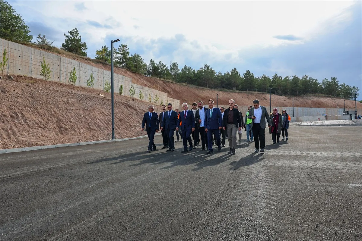 Vali Şimşek, SCÜ yeni hastane inşaatında incelemelerde bulundu