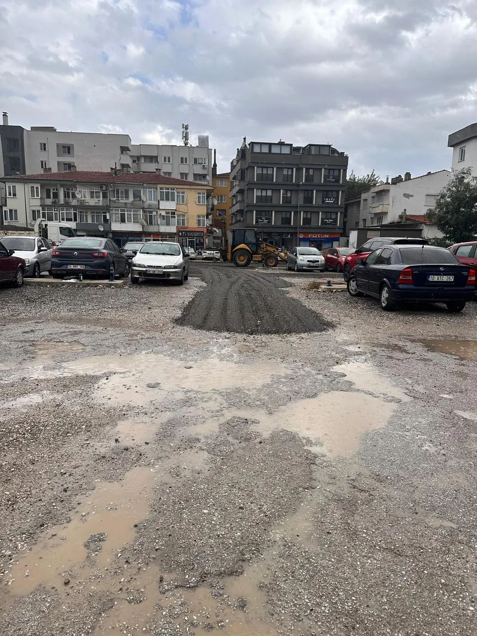 Cennet Otoparkı'nda zemin düzenleme çalışması gerçekleştirildi