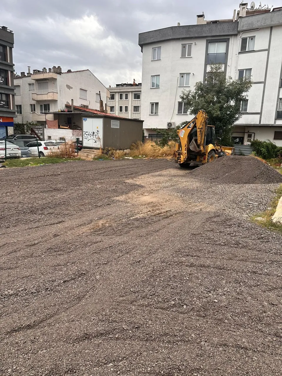 Cennet Otoparkı'nda zemin düzenleme çalışması gerçekleştirildi