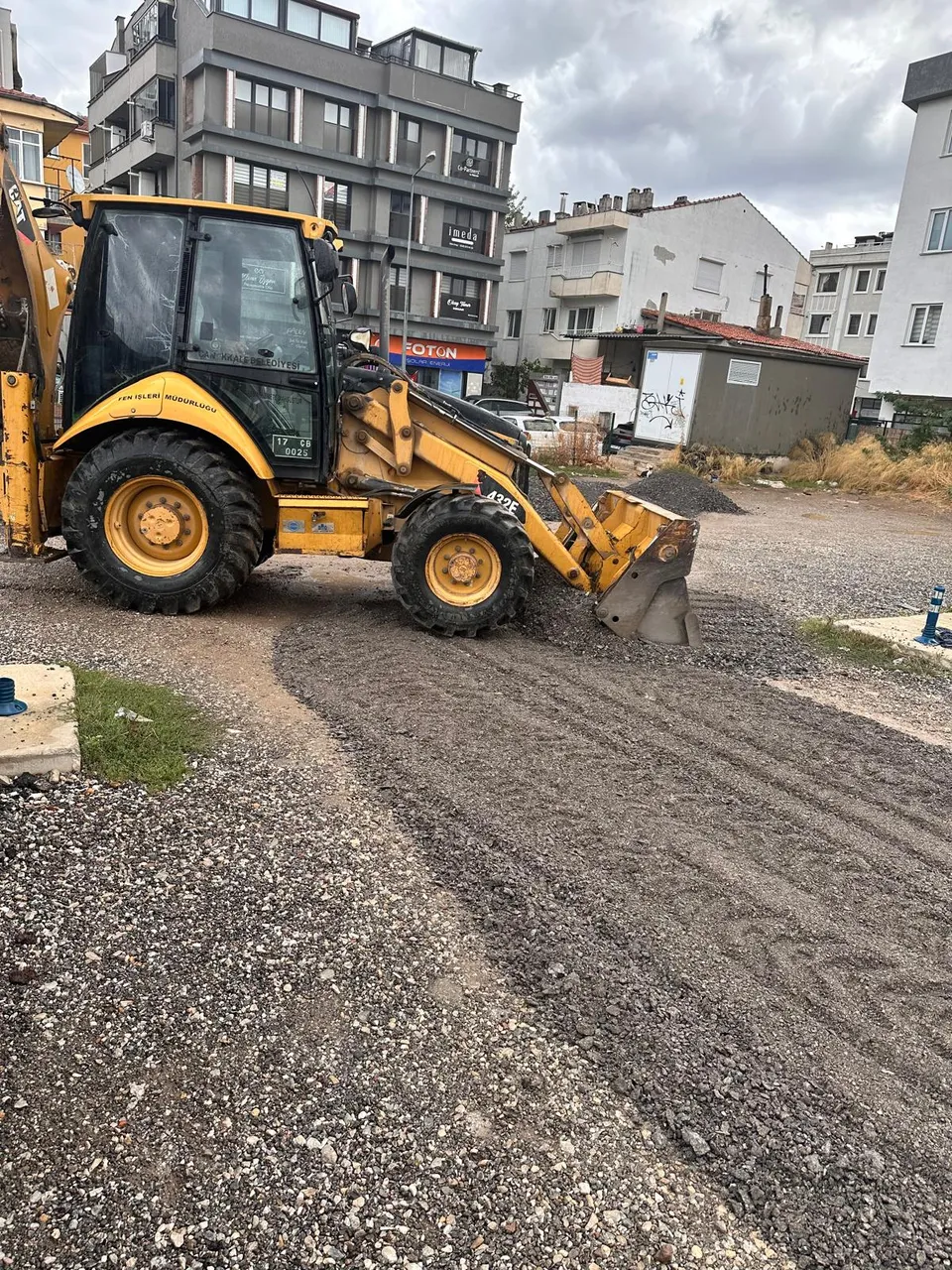 Cennet Otoparkı'nda zemin düzenleme çalışması gerçekleştirildi
