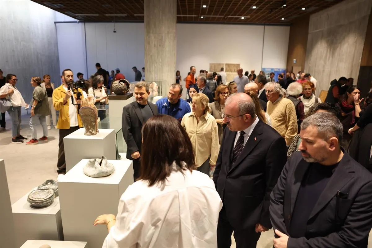 Çanakkale Valisi Toraman 10. Çanakkale Bienali’nin açılış törenine katıldı