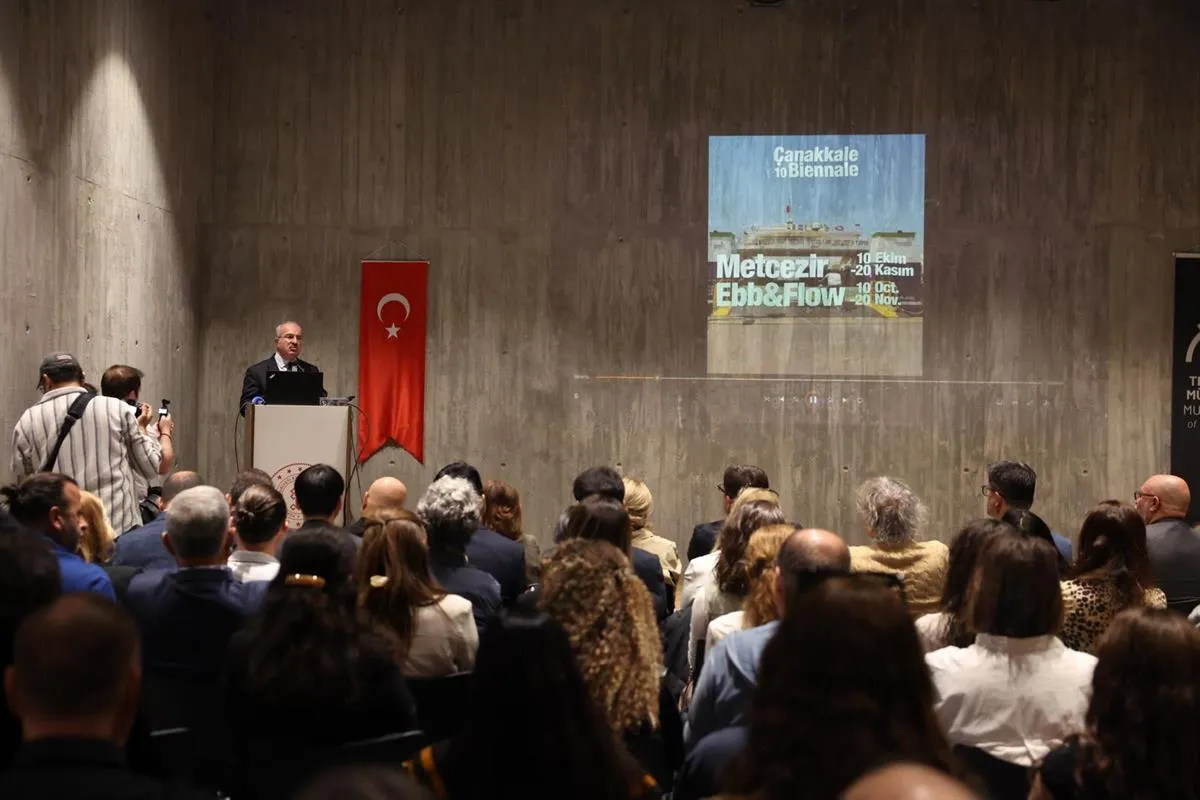 Çanakkale Valisi Toraman 10. Çanakkale Bienali’nin açılış törenine katıldı
