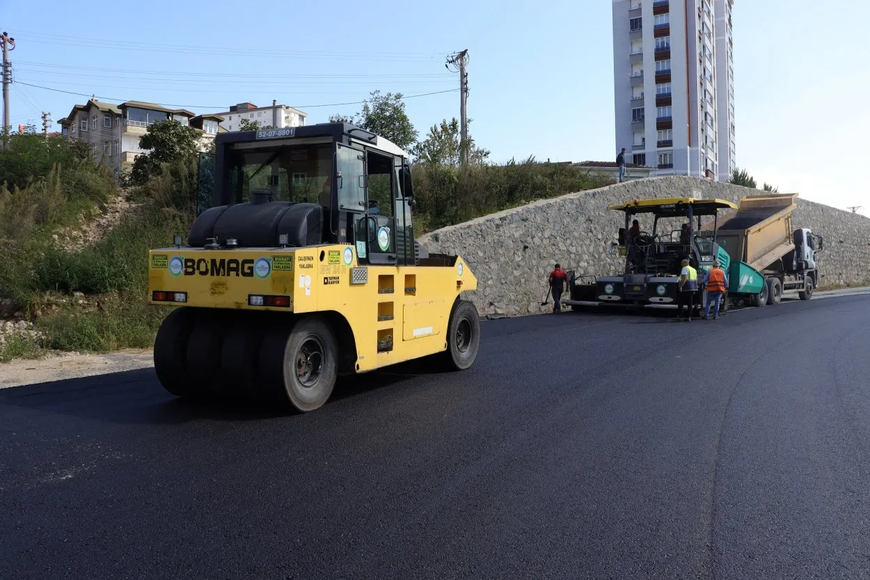 Fatsa Evkaf’ta sıcak asfalt çalışması