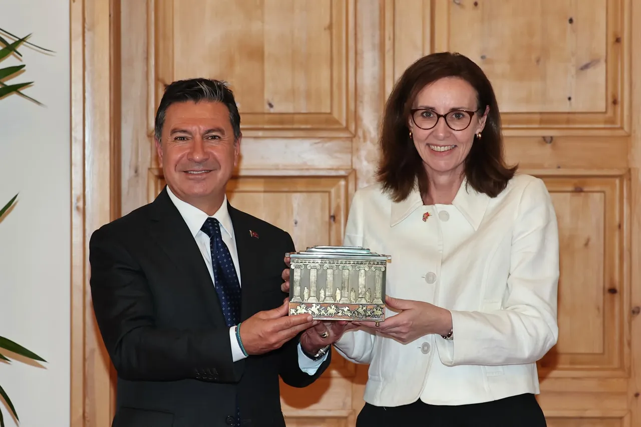 Başkan Aras, Birleşik Krallık Büyükelçisi Jennifer Anderson’ı ağırladı