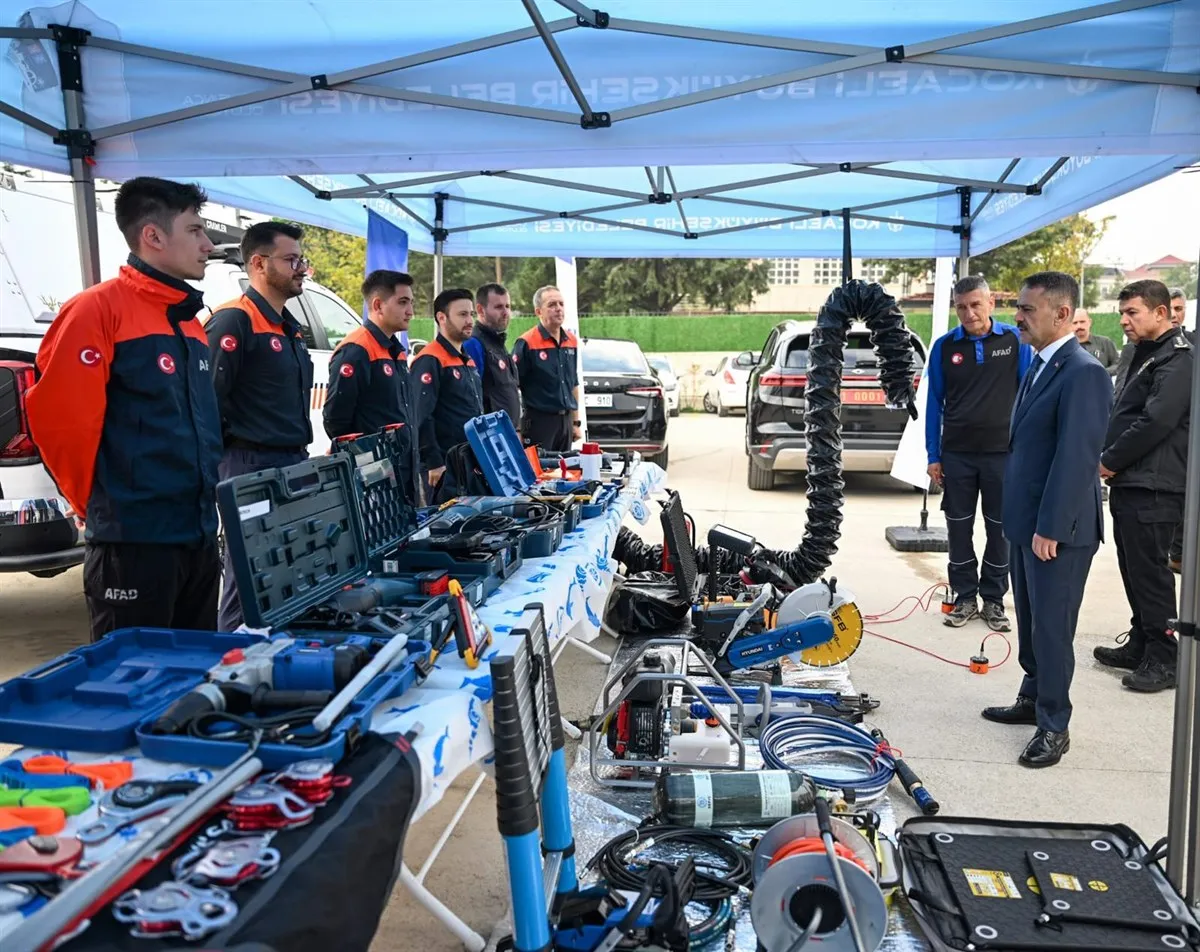 Vali Aktaş, deprem anı ve tahliye tatbikatına katıldı