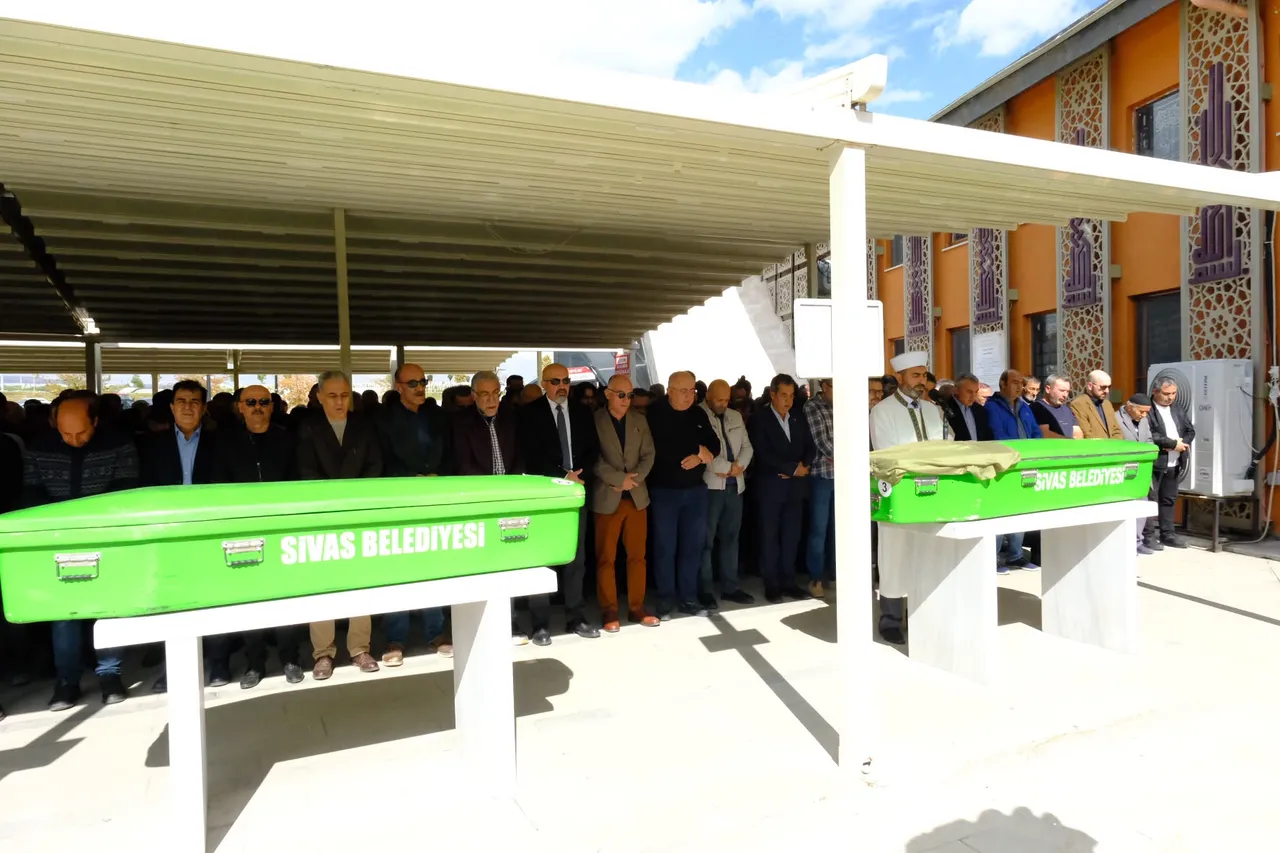 Sivas Cumhuriyet Üniversitesi Rektörü Şengönül, Çamlıbel ailesinin acısını paylaştı