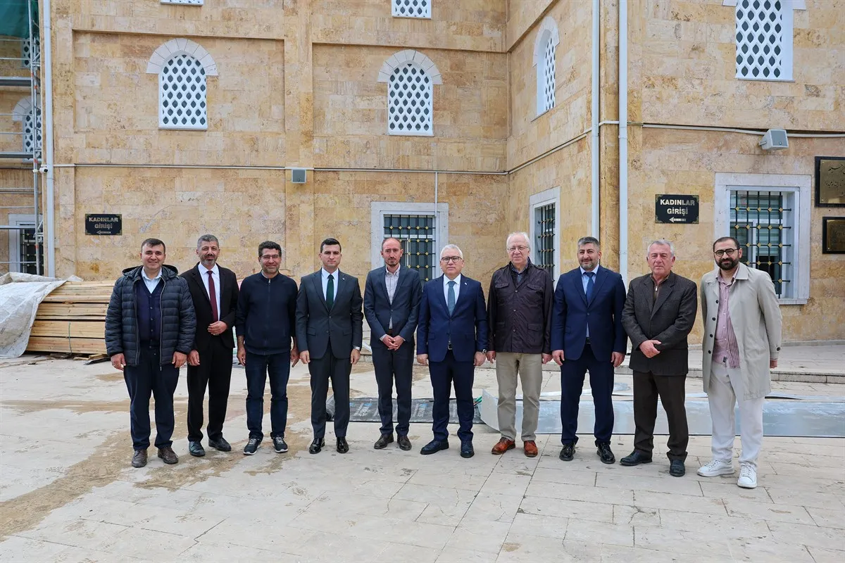 Paşa Camii'nde restorasyon çalışmaları sürüyor