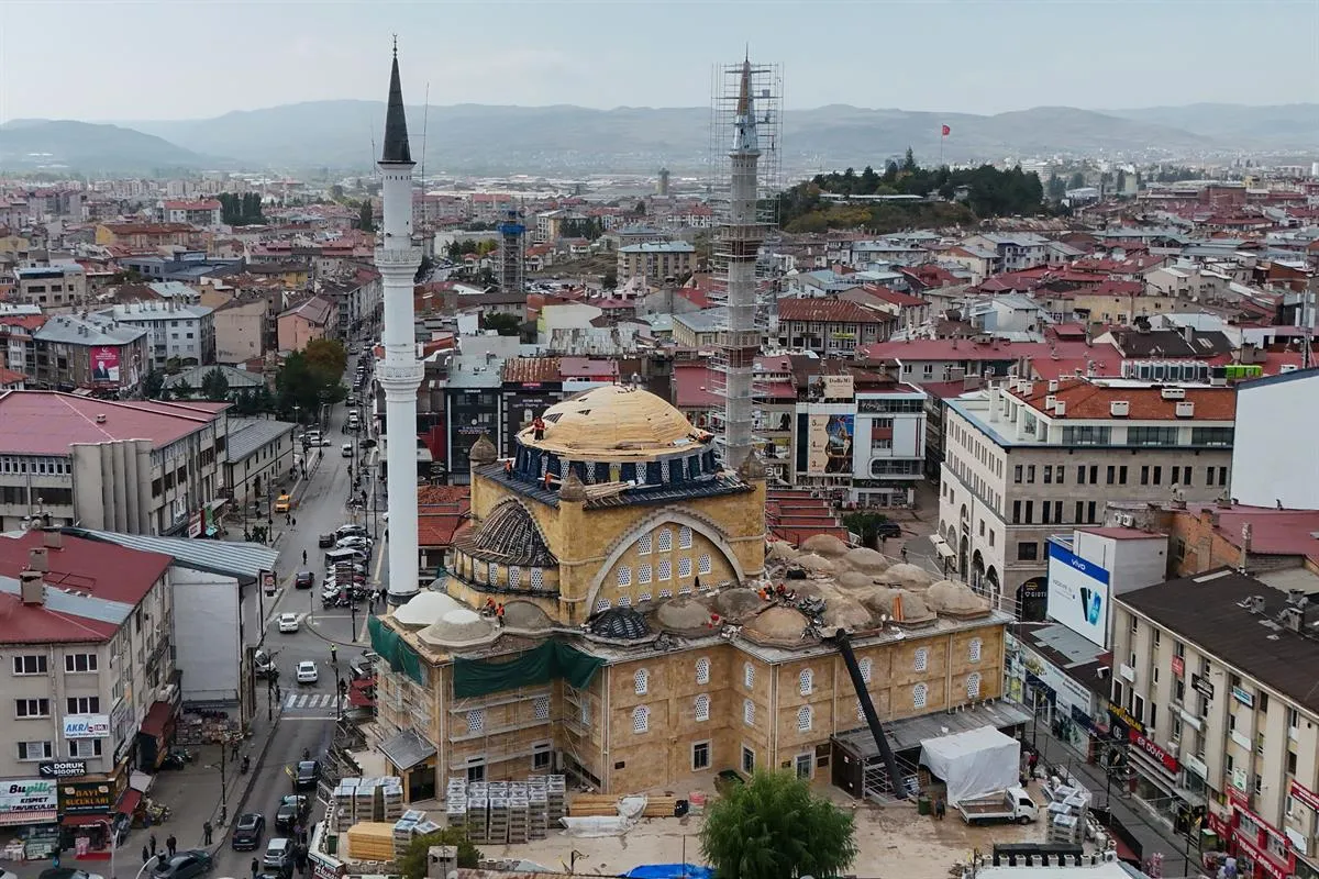 Paşa Camii'nde restorasyon çalışmaları sürüyor