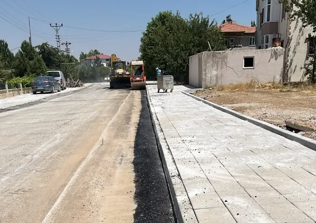 Afşin’de yollar yenileniyor, mahallelerin çehresi değişiyor