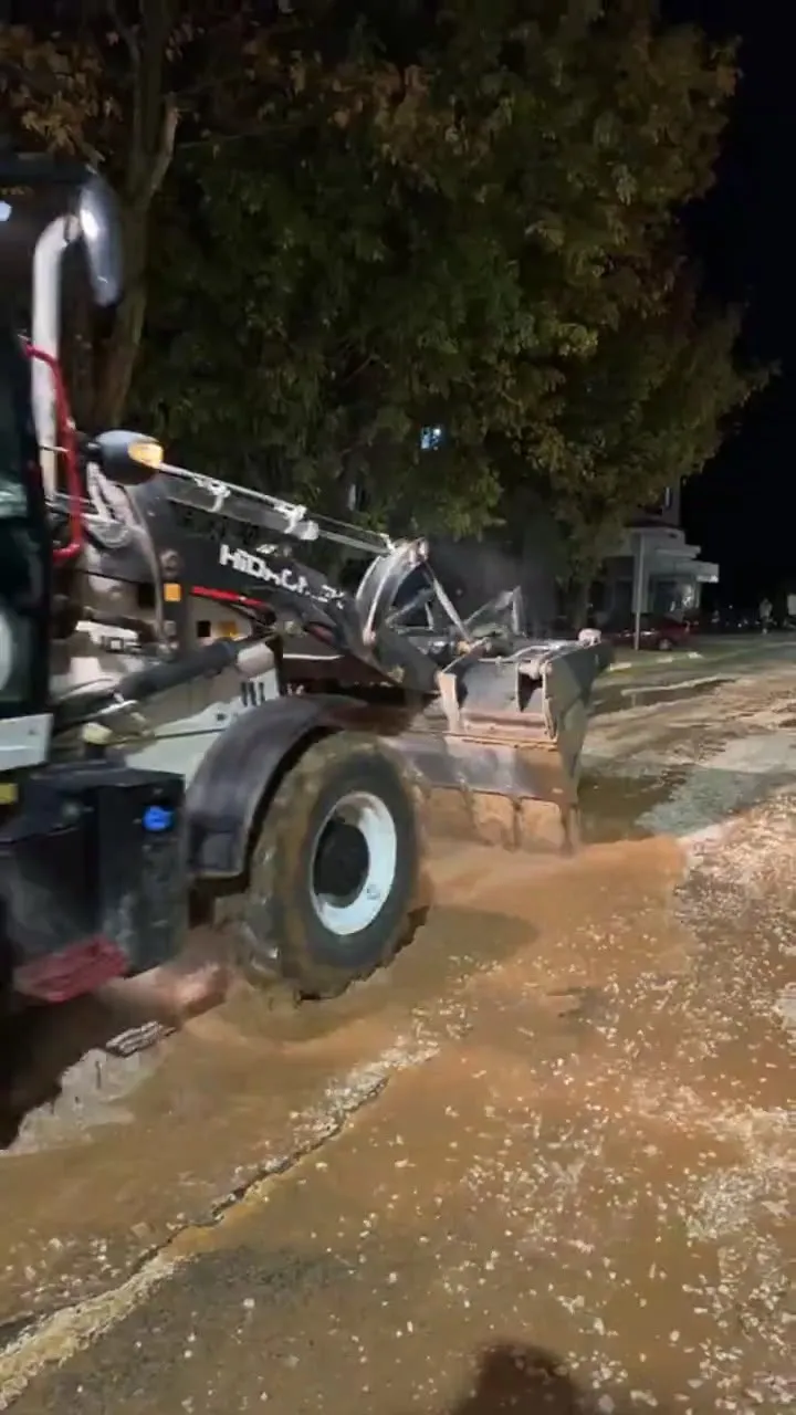 Kırklareli Belediye Başkanı Derya Bulut Gece Saatlerinde altyapı çalışmalarını inceledi