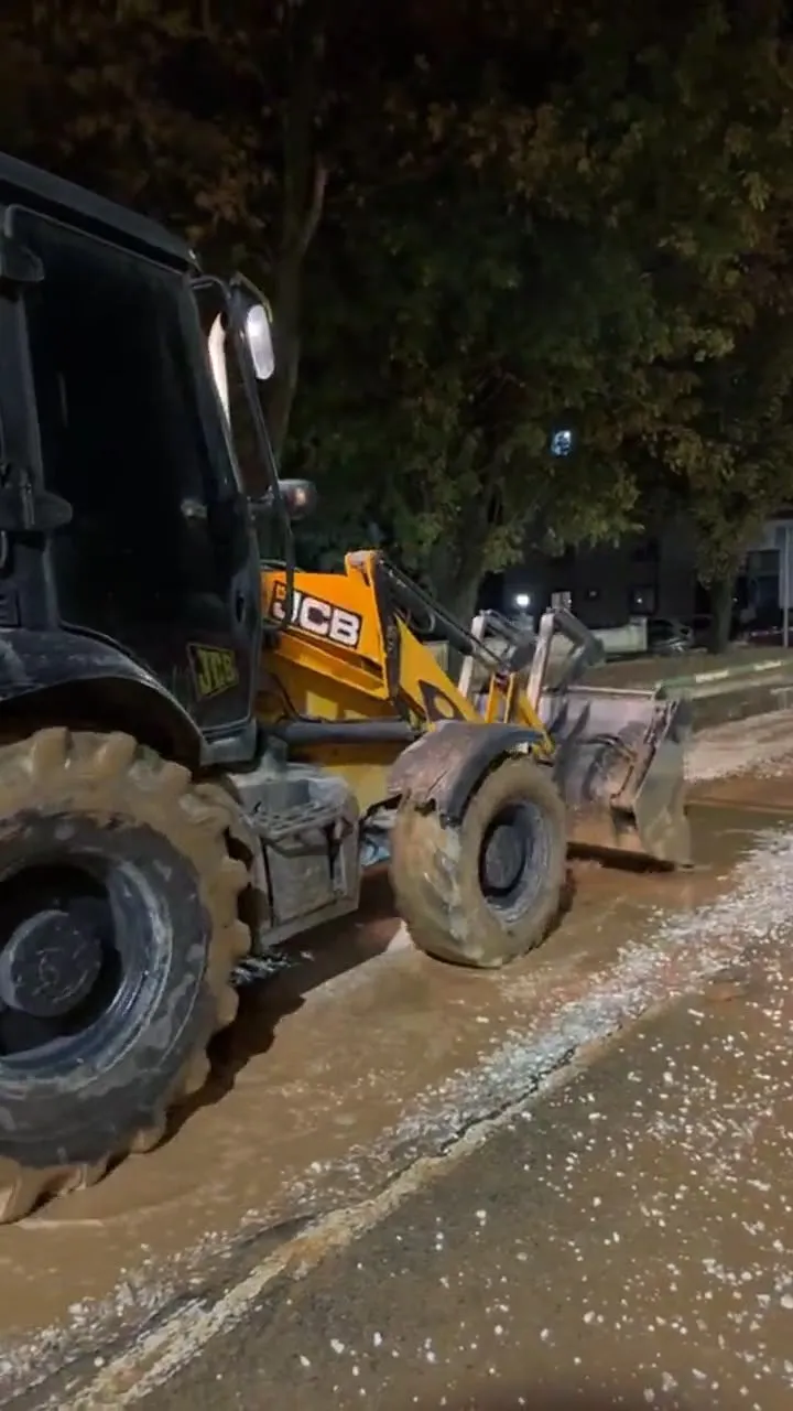 Kırklareli Belediye Başkanı Derya Bulut Gece Saatlerinde altyapı çalışmalarını inceledi