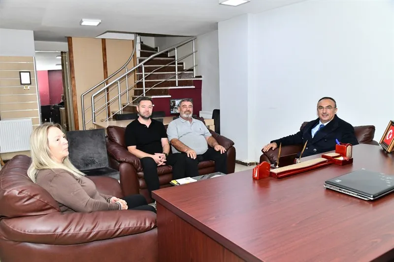 Vali Soytürk Kutsal Topraklardan Dönen şehit ailesi ile bir araya geldi