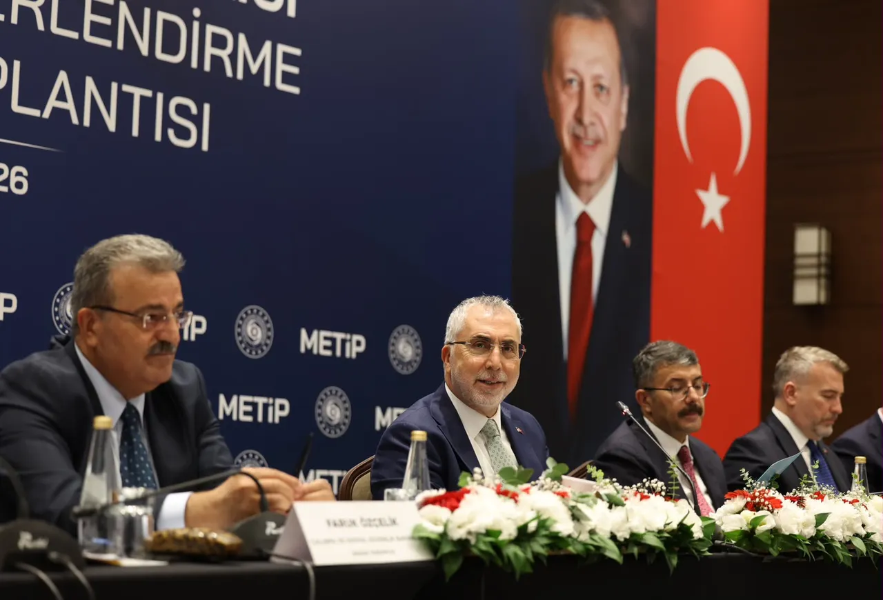 Bakan Işıkhan, Mevsimlik Tarım İşçiliği İzleme ve Değerlendirme Kurulu Toplantısı’na katıldı