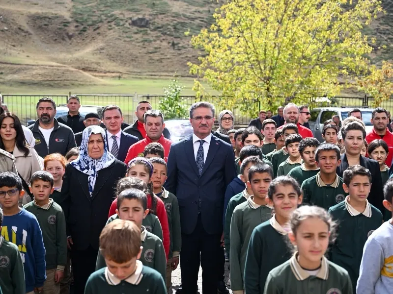 Vali Baruş, Şehit Ramazan Yıldız Kütüphanesi'nin açılışını gerçekleştirdi