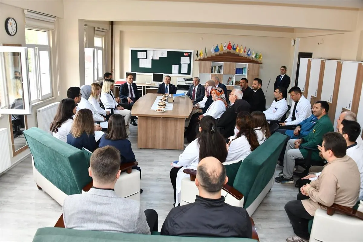 Gümüşhane Valisi Cevdet Atay’dan mesleki ve teknik liselere ziyaret