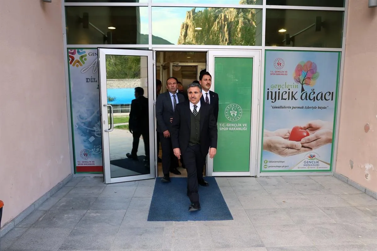 Gümüşhane Valisi Cevdet Atay’dan Torul Gençlik Merkezine ziyaret