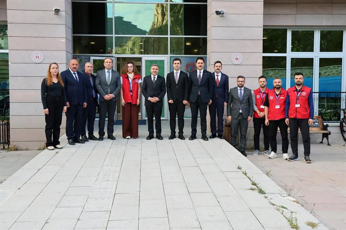 Gümüşhane Valisi Cevdet Atay’dan Torul Gençlik Merkezine ziyaret