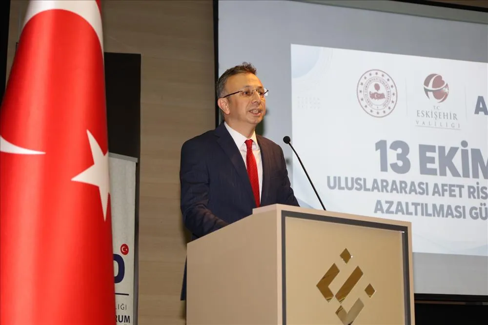 13 Ekim Uluslararası Afet Risklerinin Azaltılması Günü Kapsamında Belge Takdim Töreni Eskişehir Teknik Üniversitesi’nde gerçekleştirildi