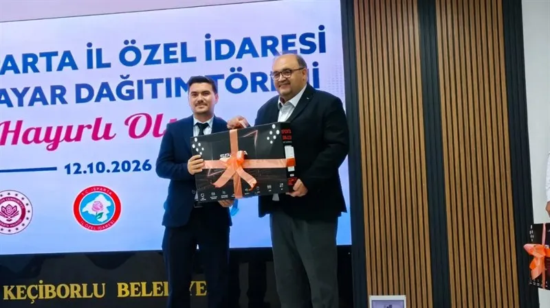 Okullara ve muhtarlara bilgisayar desteği