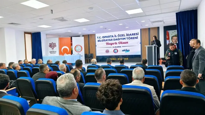 Okullara ve muhtarlara bilgisayar desteği