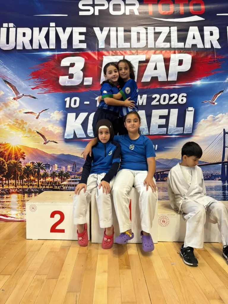 Kartepe’nin karatecilerinden 18 madalyalık başarı