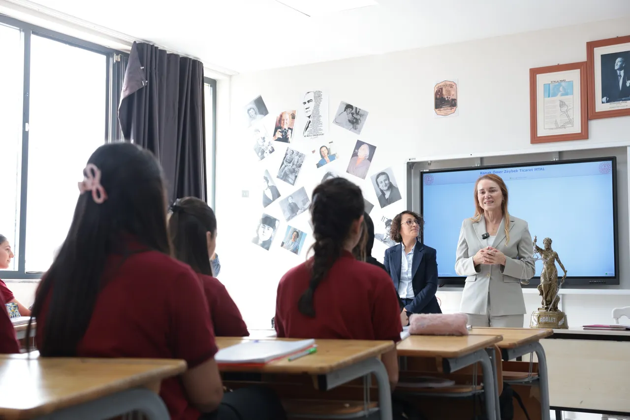 Başkan Mutlu, okul ziyaretlerini sürdürüyor “Üzerimize Düşeni Yapmaya Devam Edeceğiz”