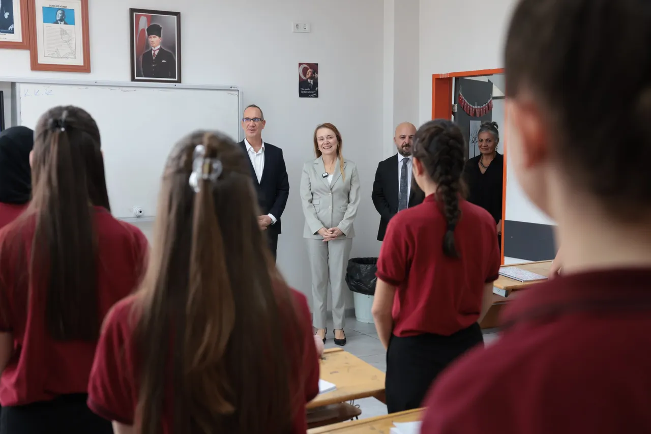 Başkan Mutlu, okul ziyaretlerini sürdürüyor “Üzerimize Düşeni Yapmaya Devam Edeceğiz”