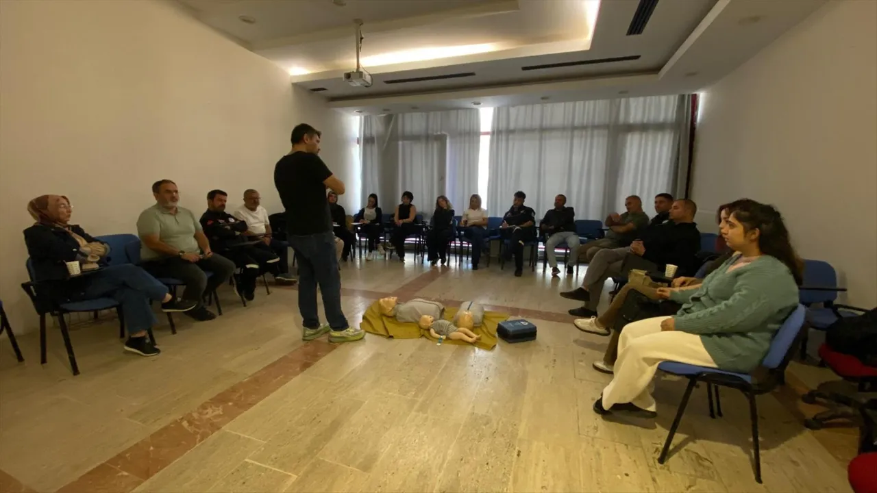 PAÜ’de personele yönelik ilk yardım eğitimleri gerçekleştirildi
